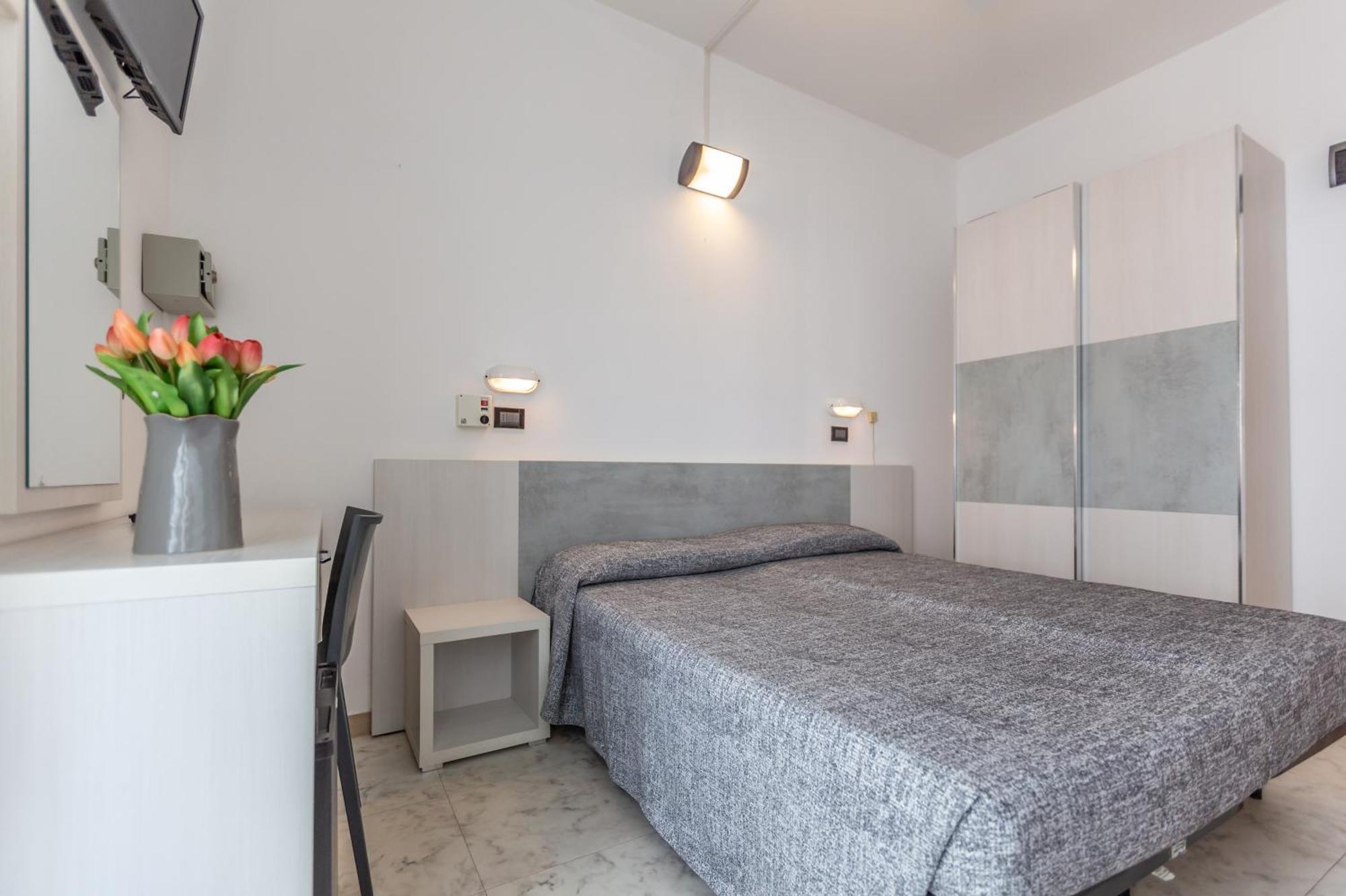 Hotel Haway Римини Екстериор снимка